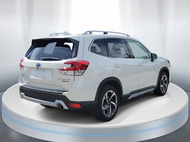 Used 2023 Subaru Forester Touring AWD/4WD image 4