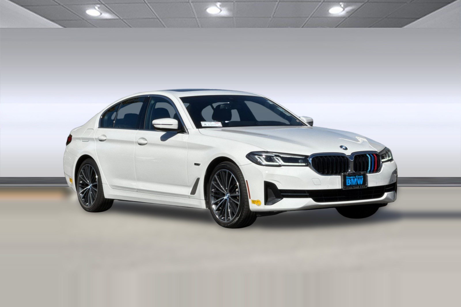 Used 2022 BMW 530e xDrive w/ Convenience Package AWD/4WD image 7