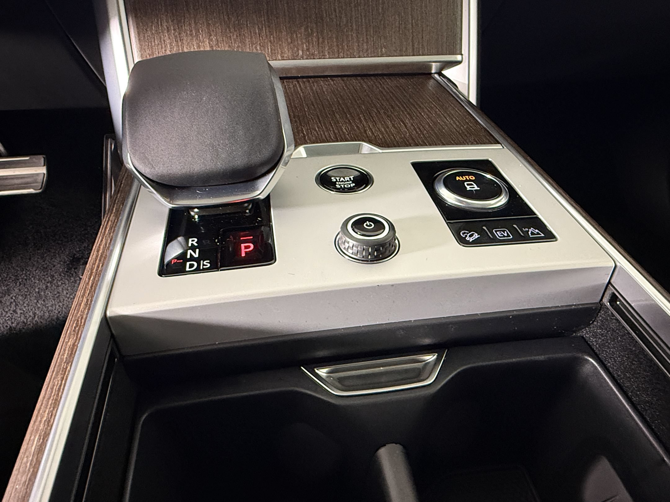 New 2027 Land Rover Range Rover SE AWD/4WD image 14