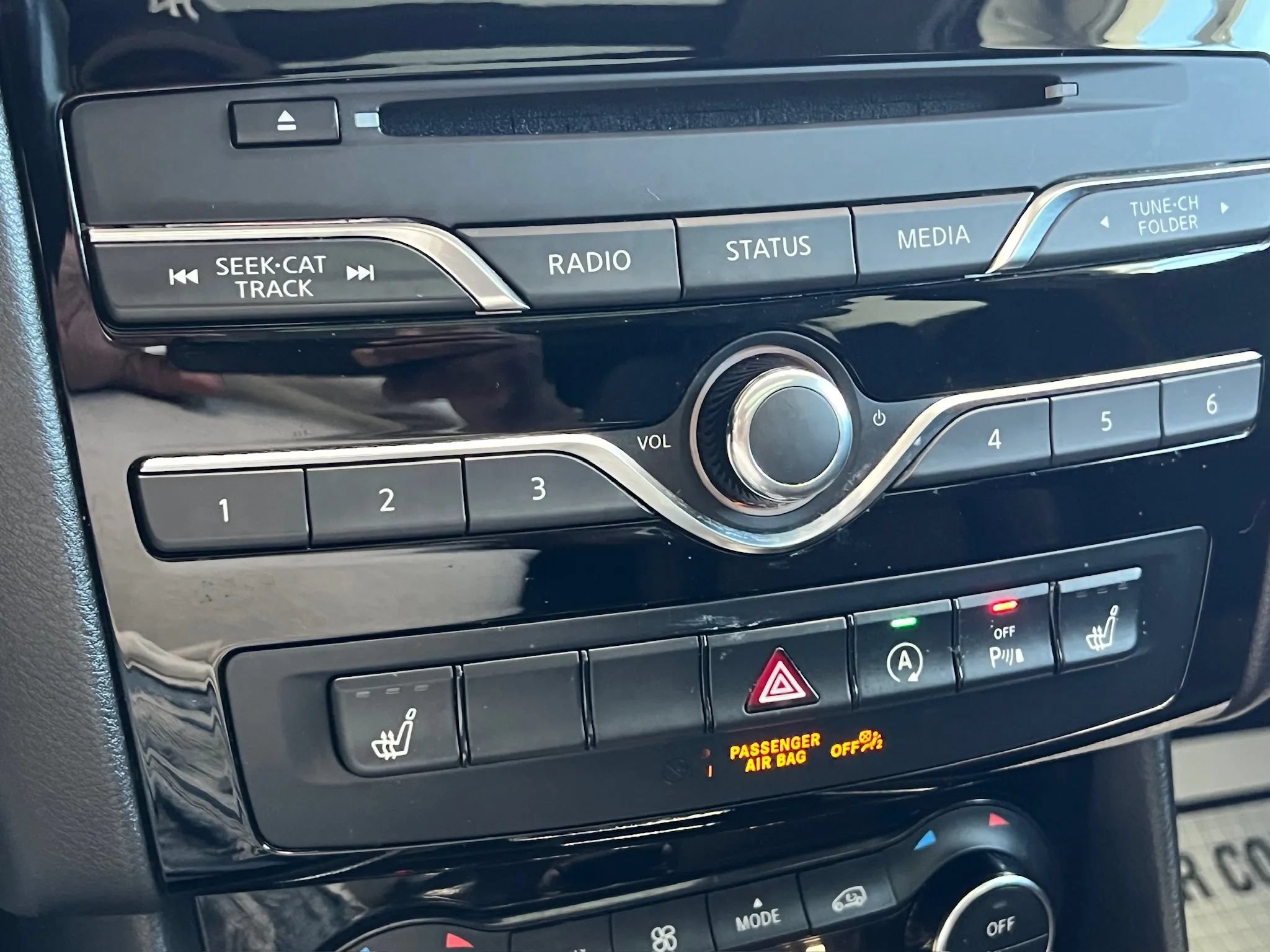 Used 2019 INFINITI QX30 AWD w/ Cargo Package image 17