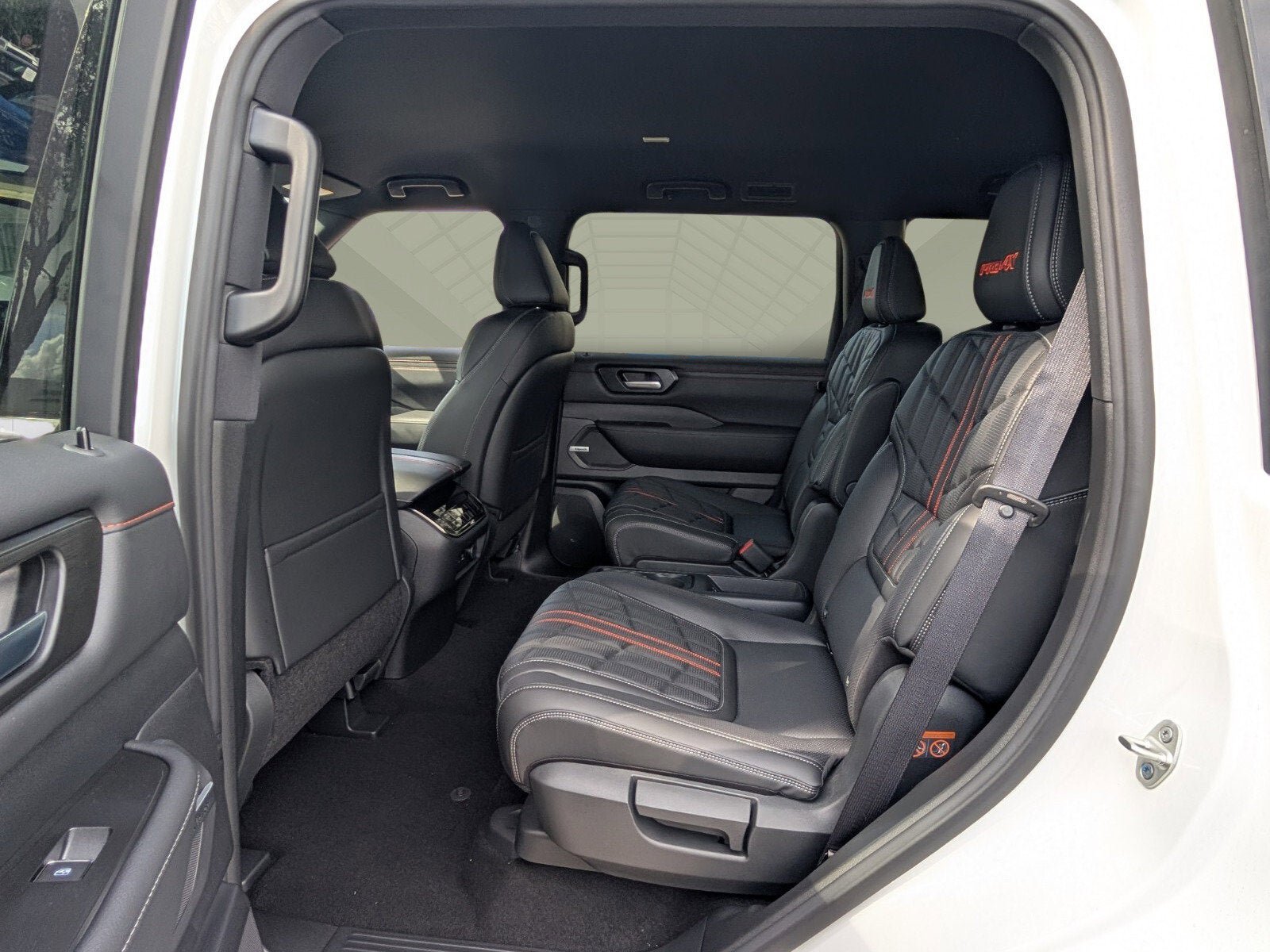 New 2026 Nissan Armada PRO-4X w/ Captain's Chari Seat Package AWD/4WD image 6