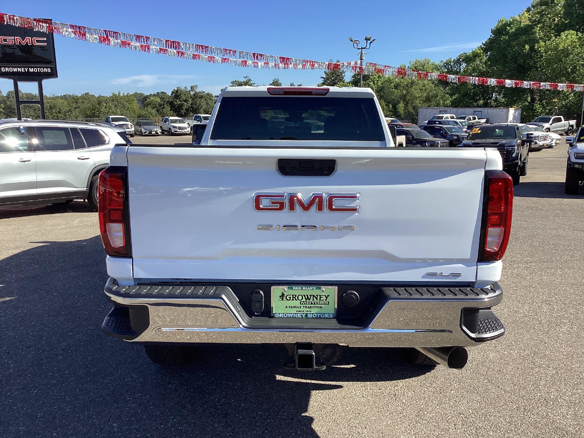 New 2026 GMC Sierra 2500 SLE w/ SLE Value Package; AWD/4WD image 8