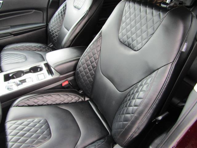 Used 2024 Ford Edge Titanium w/ Equipment Group 301A AWD/4WD image 18
