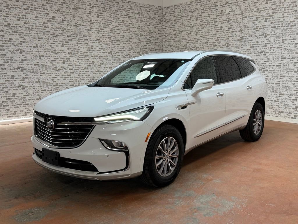 Used 2024 Buick Enclave Premium image 3