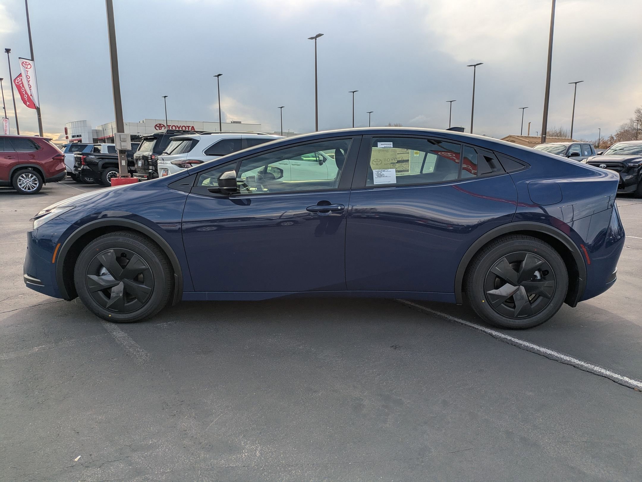 New 2026 Toyota Prius Plug-In Hybrid FWD image 2