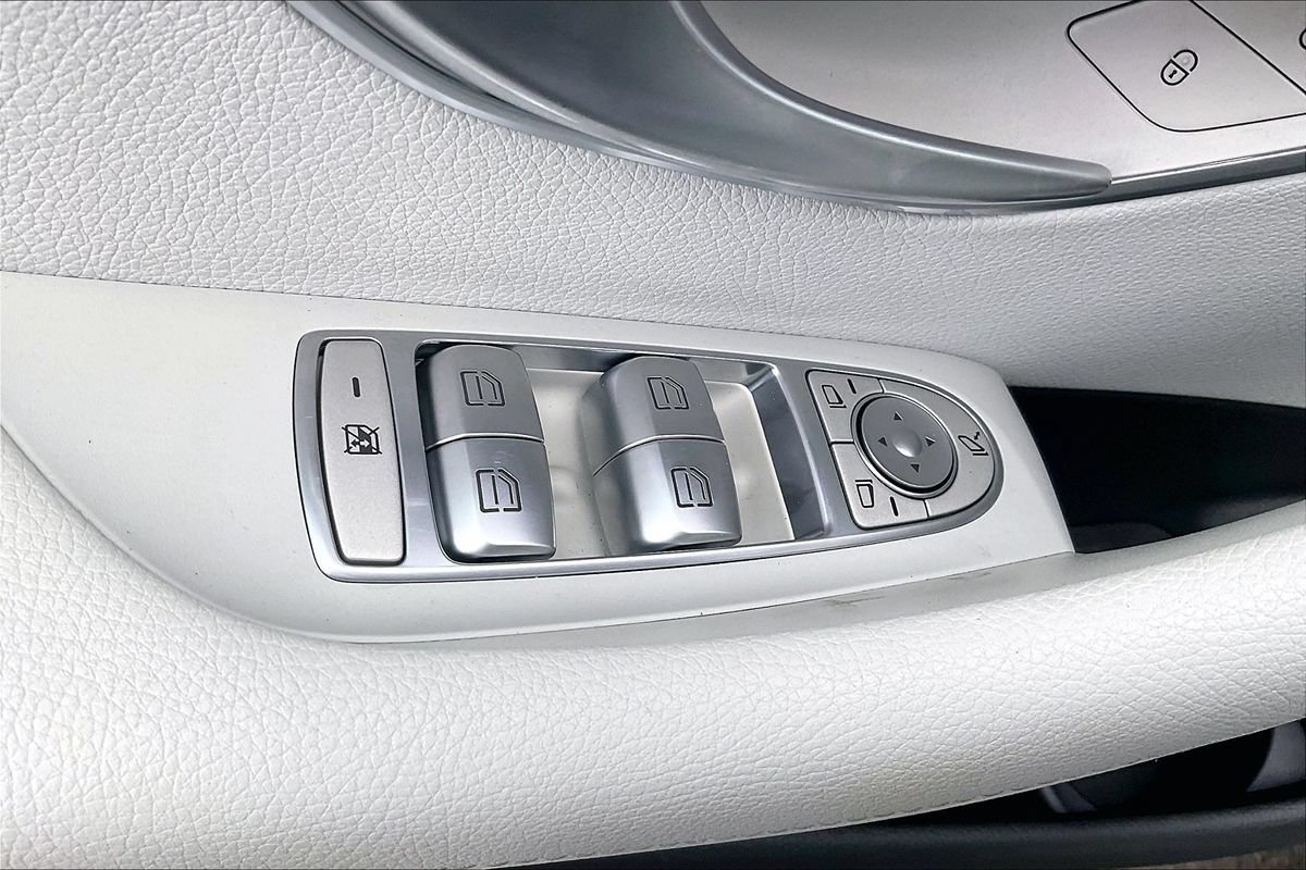 Used 2022 Mercedes-Benz E 350 Sedan w/ AMG Line Exterior image 30
