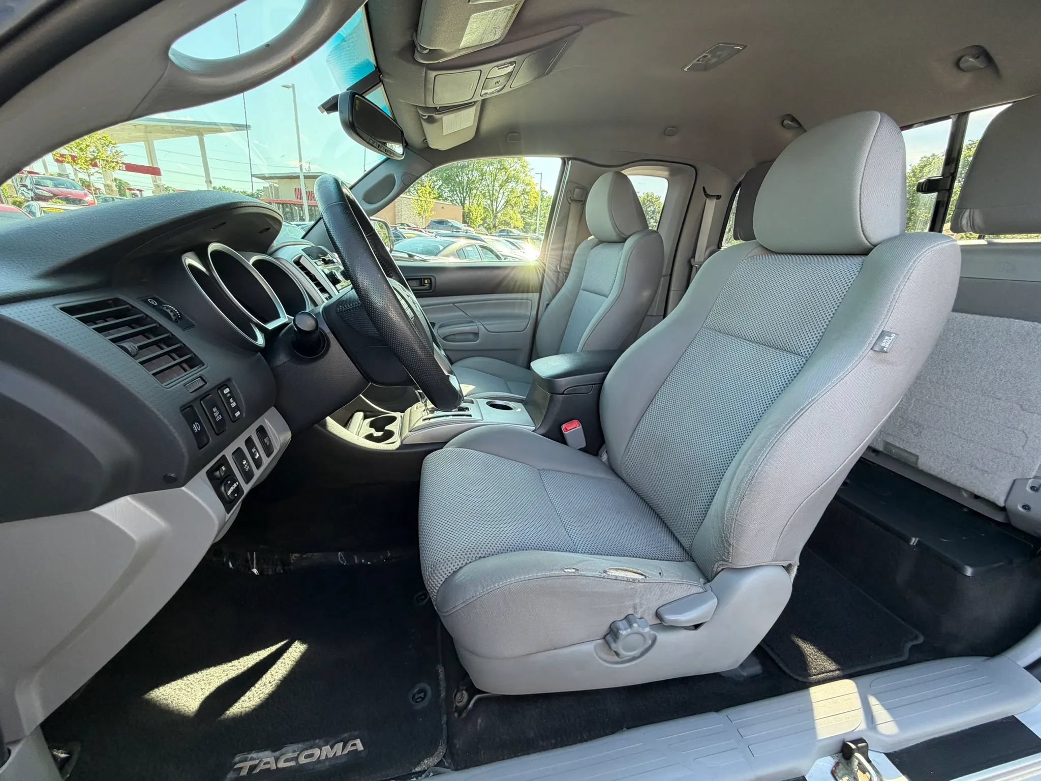 Used 2012 Toyota Tacoma 4x4 Access Cab V6 w/ TRD Off-Road Pkg image 20