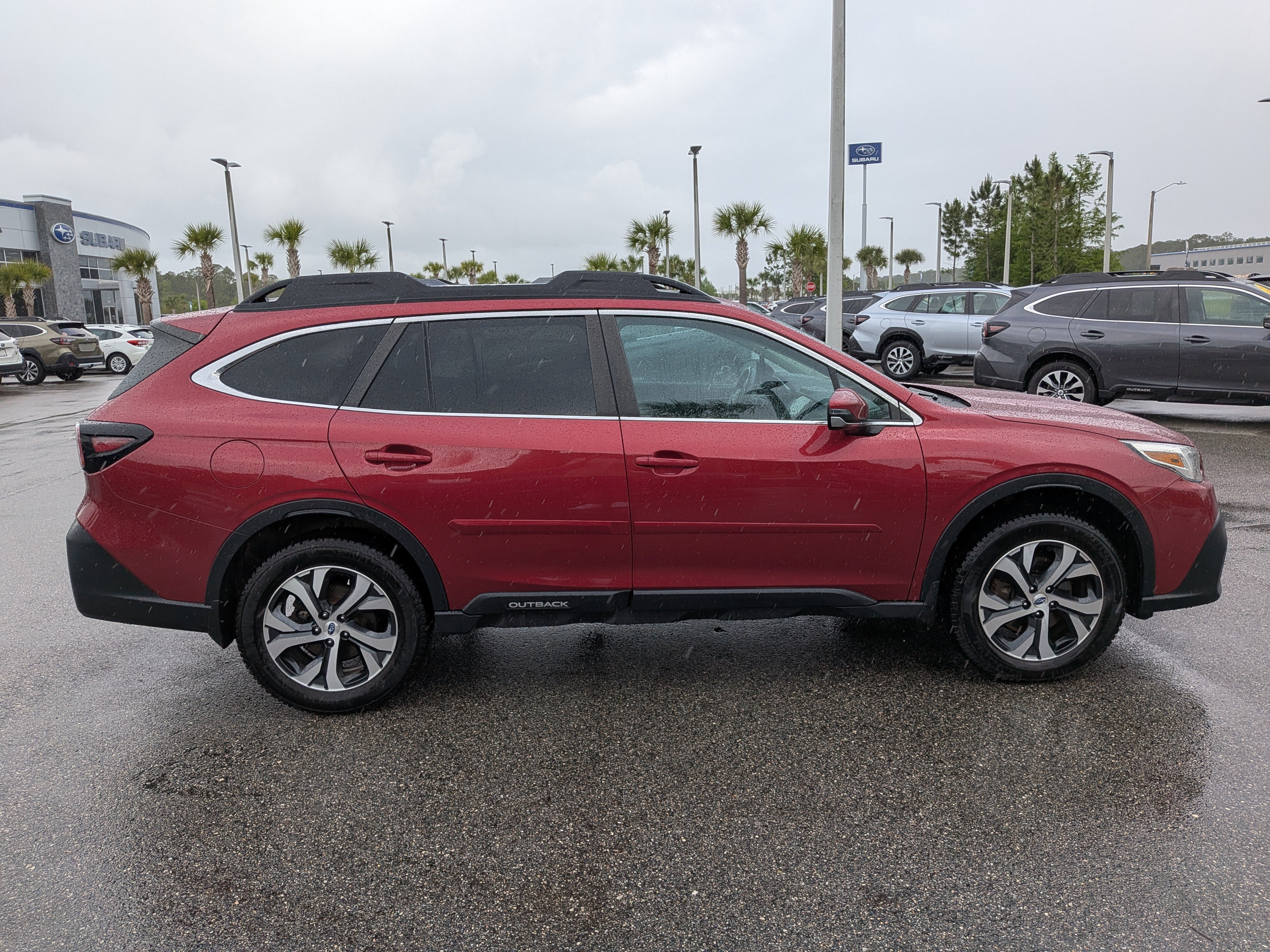 Used 2022 Subaru Outback Limited AWD/4WD image 3