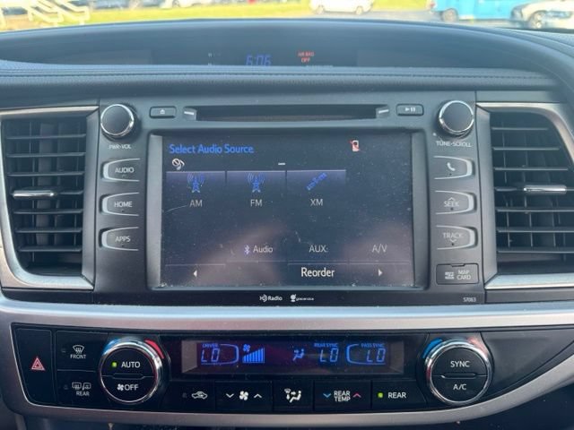 Used 2015 Toyota Highlander XLE AWD/4WD image 22