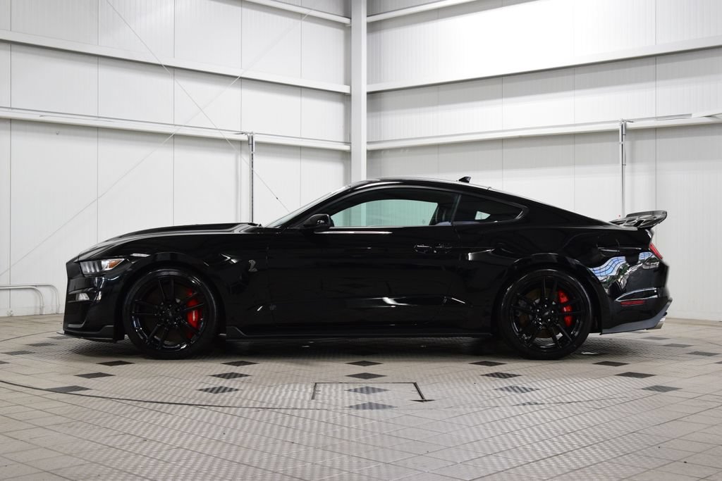 Used 2021 Ford Mustang Shelby GT500 w/ Technology Package RWD image 4