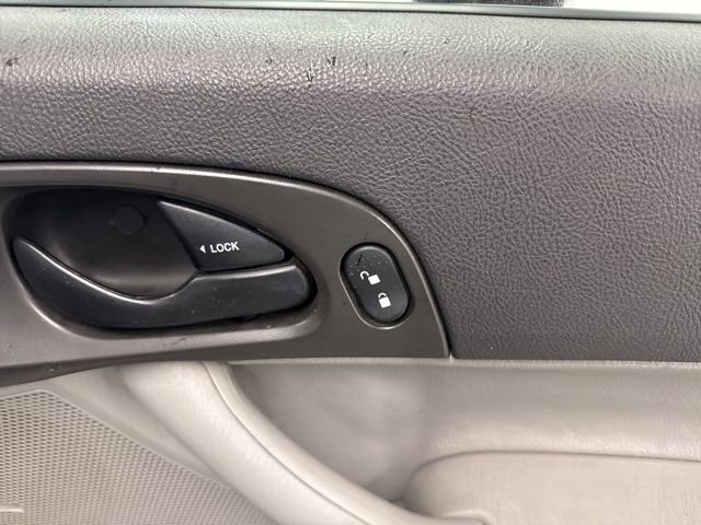 Used 2006 Ford Focus ZX4 Sedan image 22
