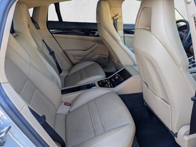 Used 2022 Porsche Panamera image 21