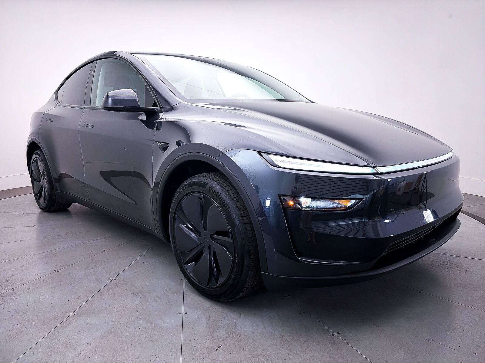 Used 2026 Tesla Model Y 2WD image 10