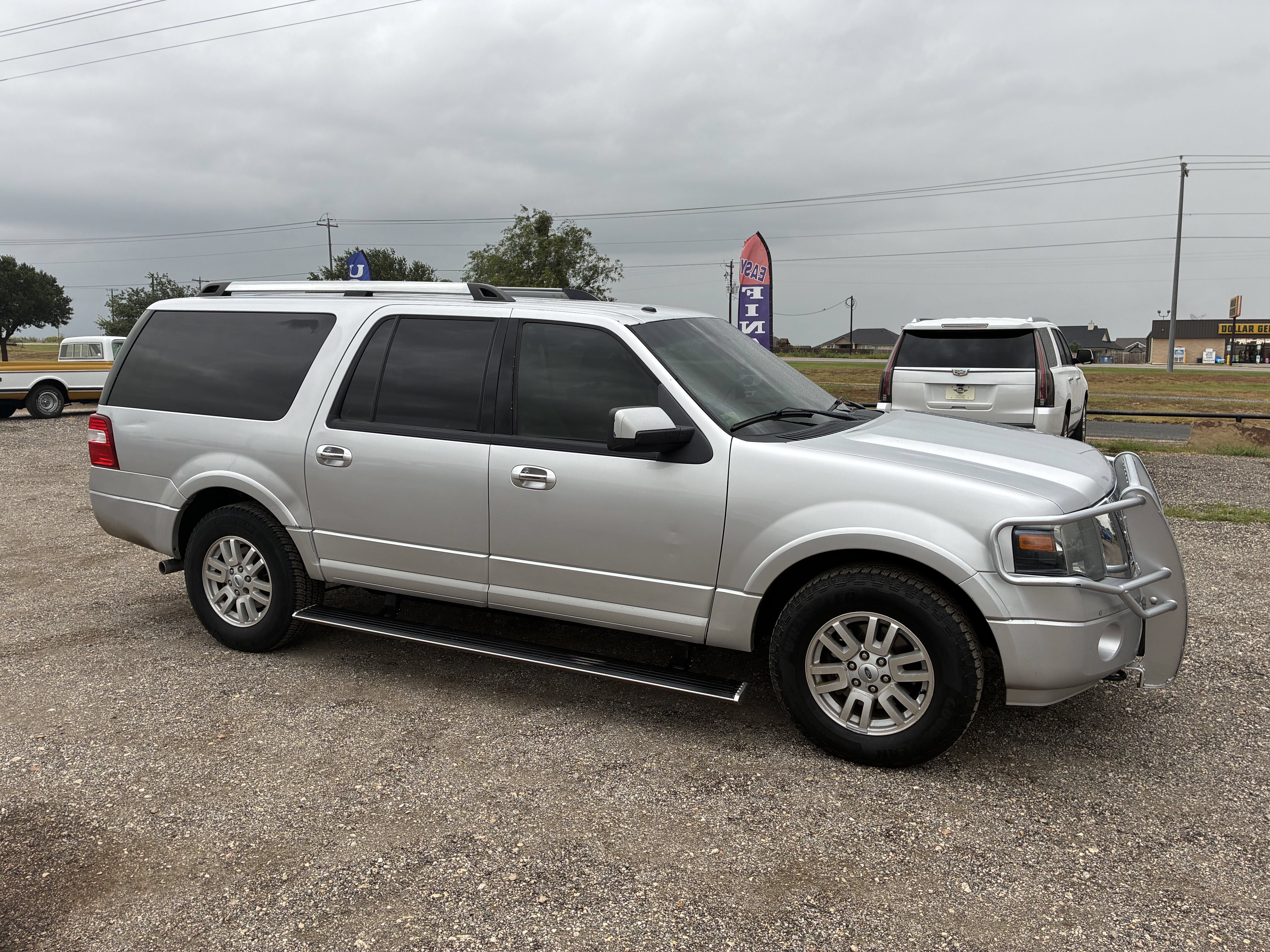 Used 2012 Ford Expedition EL Limited AWD/4WD image 2