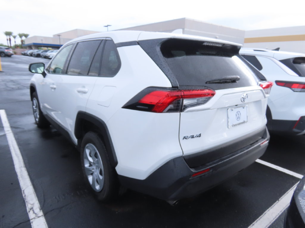Used 2023 Toyota RAV4 LE AWD/4WD image 3