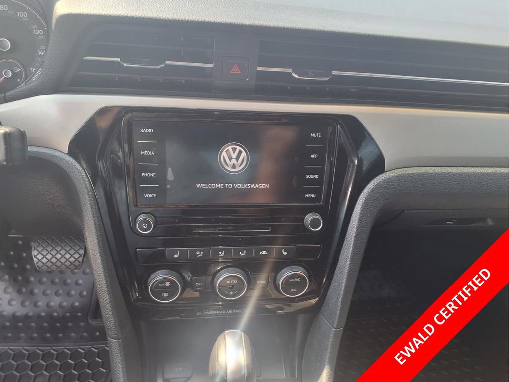 Used 2020 Volkswagen Passat 2.0T SE FWD image 15