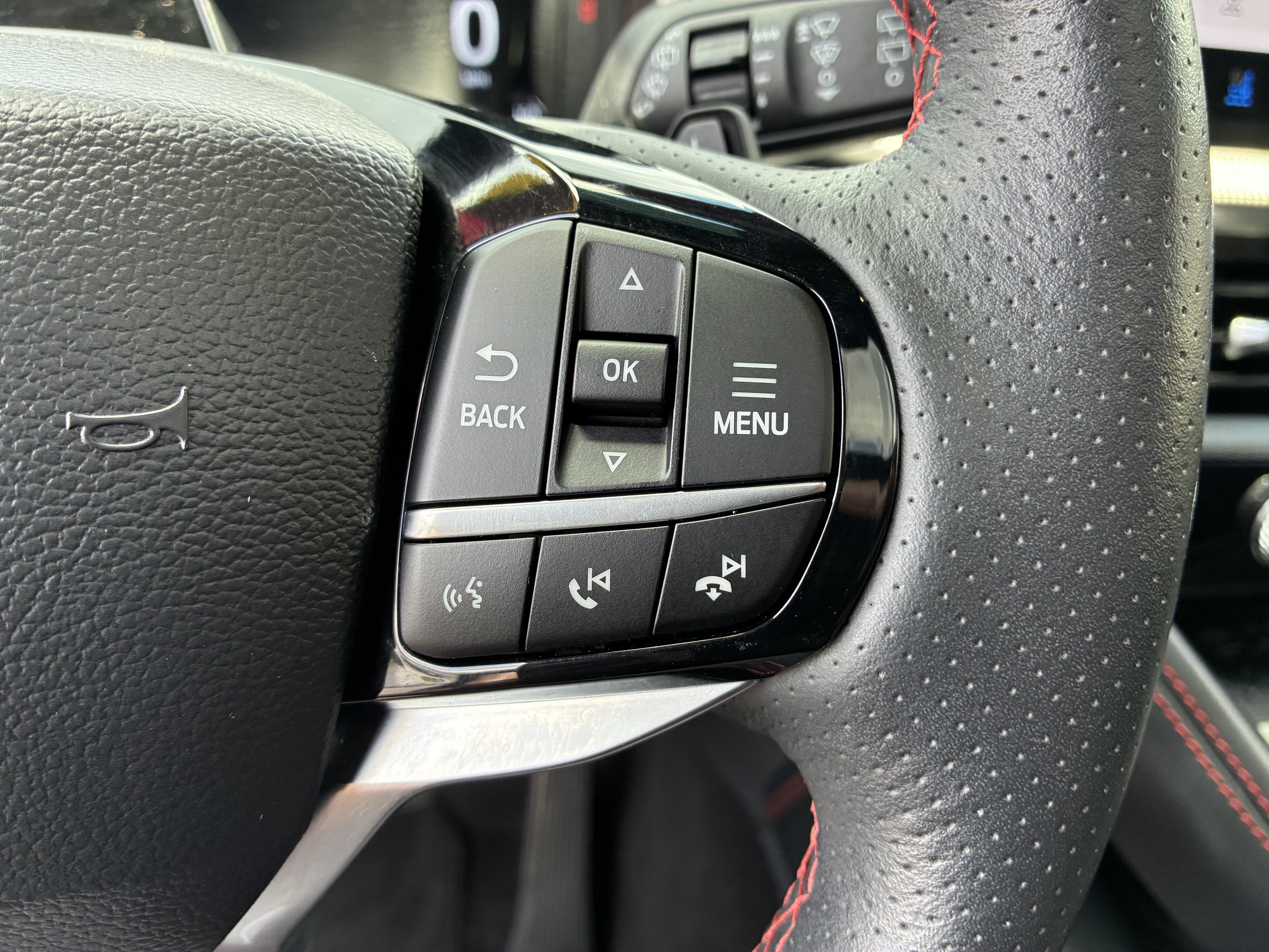 Used 2025 Ford Explorer ST AWD/4WD image 29