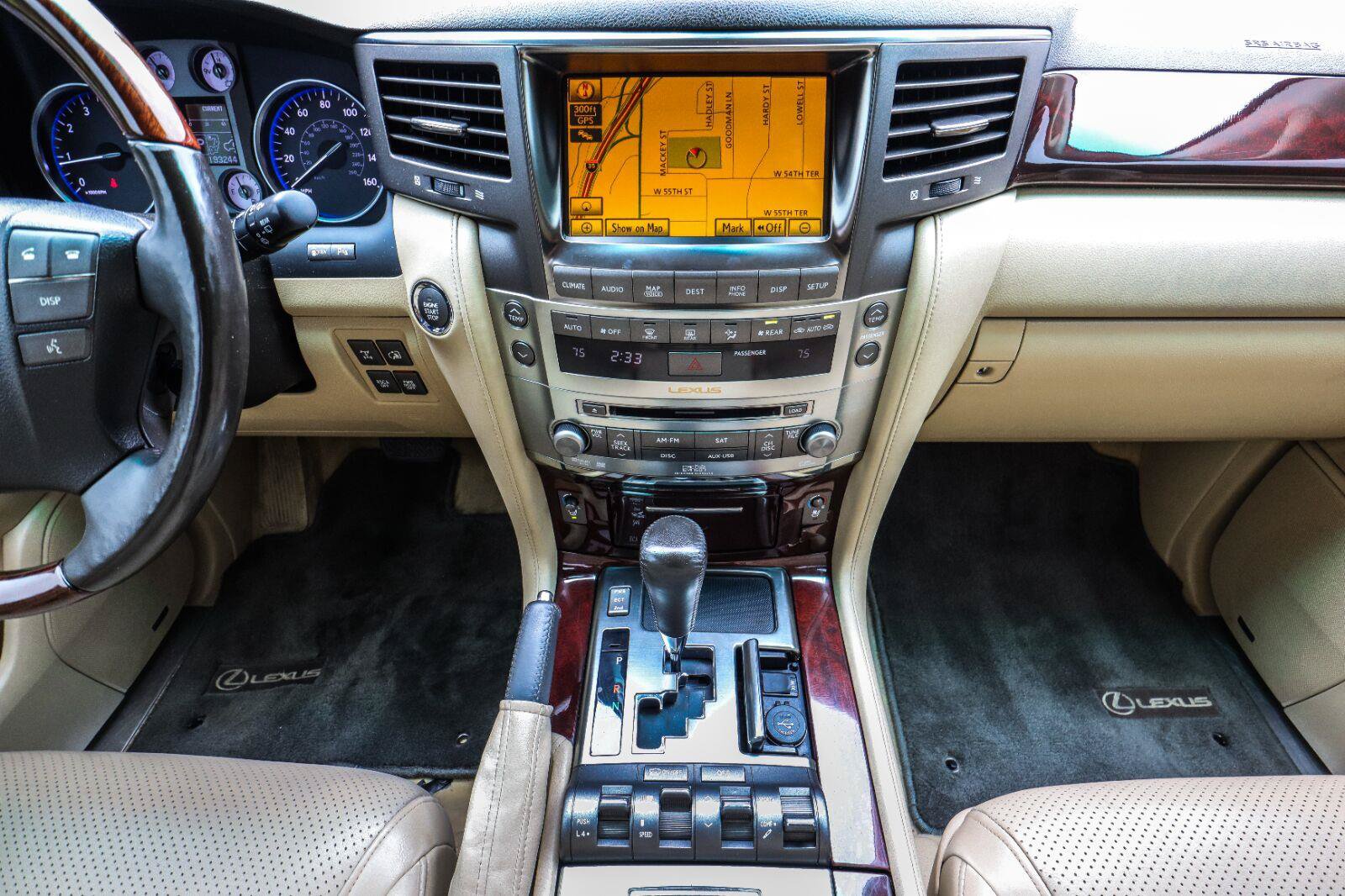 Used 2011 Lexus LX 570 4WD w/ Luxury Pkg image 30