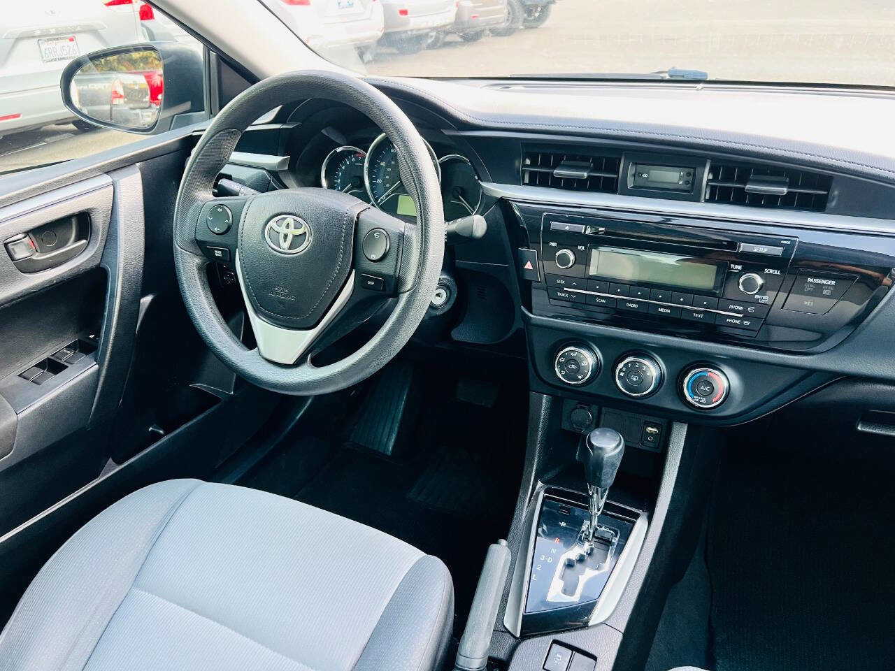 Used 2015 Toyota Corolla L FWD image 20