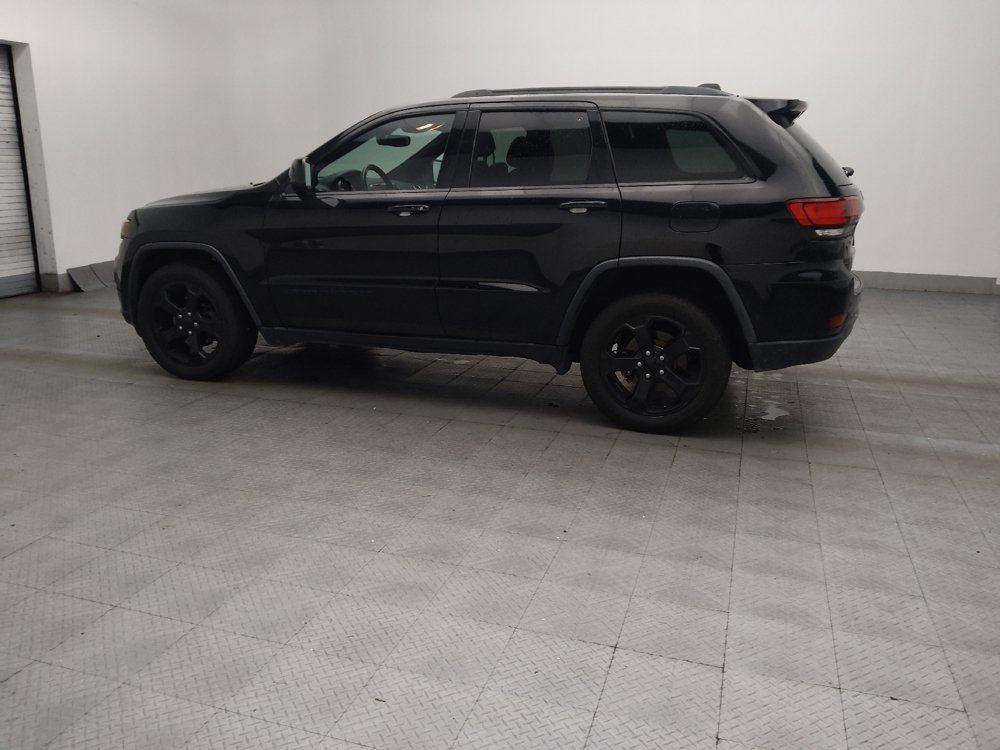 Used 2018 Jeep Grand Cherokee Laredo AWD/4WD image 3