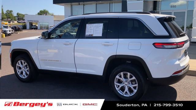 Used 2022 Jeep Grand Cherokee Limited AWD/4WD image 7