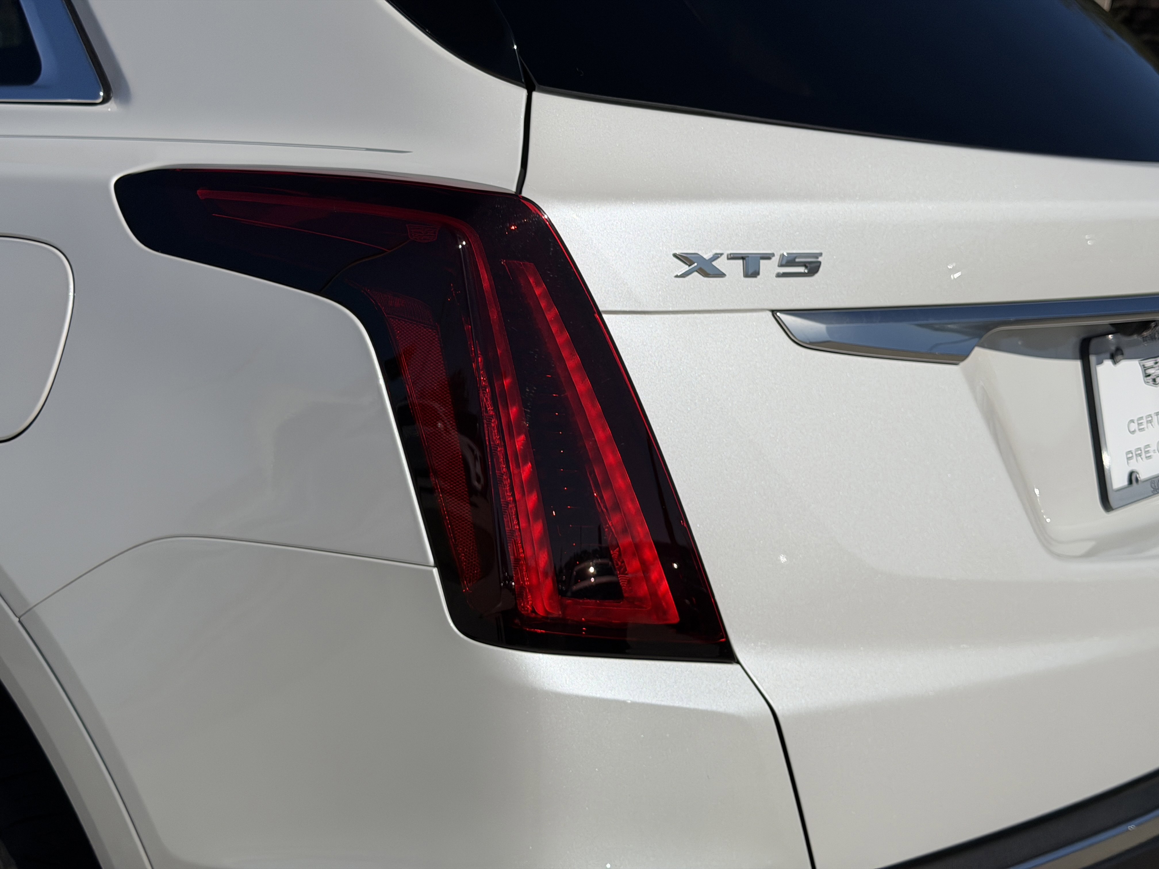Certified 2022 Cadillac XT5 Premium Luxury image 9