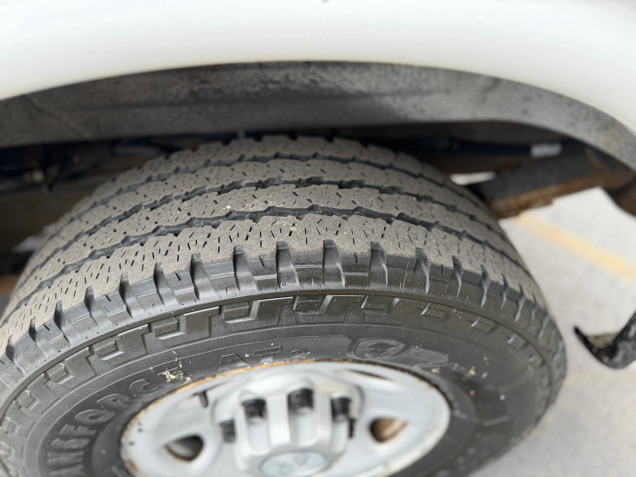 Used 2014 Chevrolet Express 2500 RWD image 9