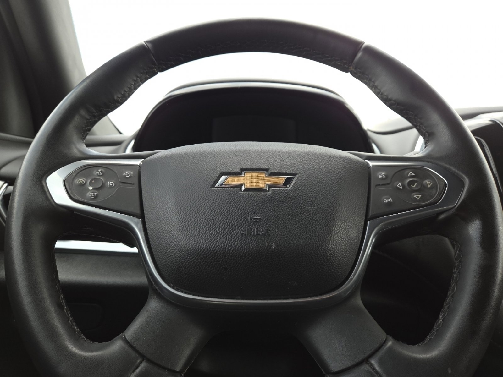 Used 2023 Chevrolet Traverse LT FWD image 26