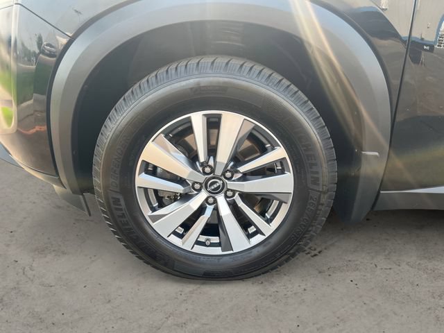 Used 2023 Nissan Pathfinder SL AWD/4WD image 9