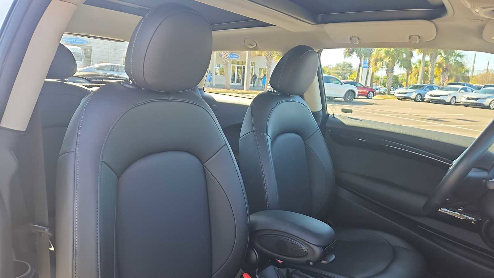 Used 2019 MINI Cooper 2-Door Hardtop image 26