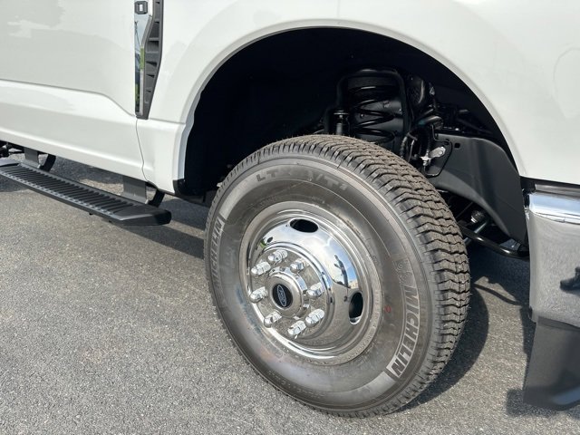 New 2024 Ford F350 XL w/ XL Chrome Package image 9