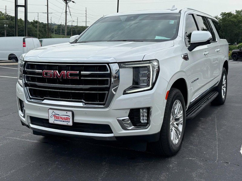Used 2023 GMC Yukon XL SLT w/ SLT Premium Package AWD/4WD image 8