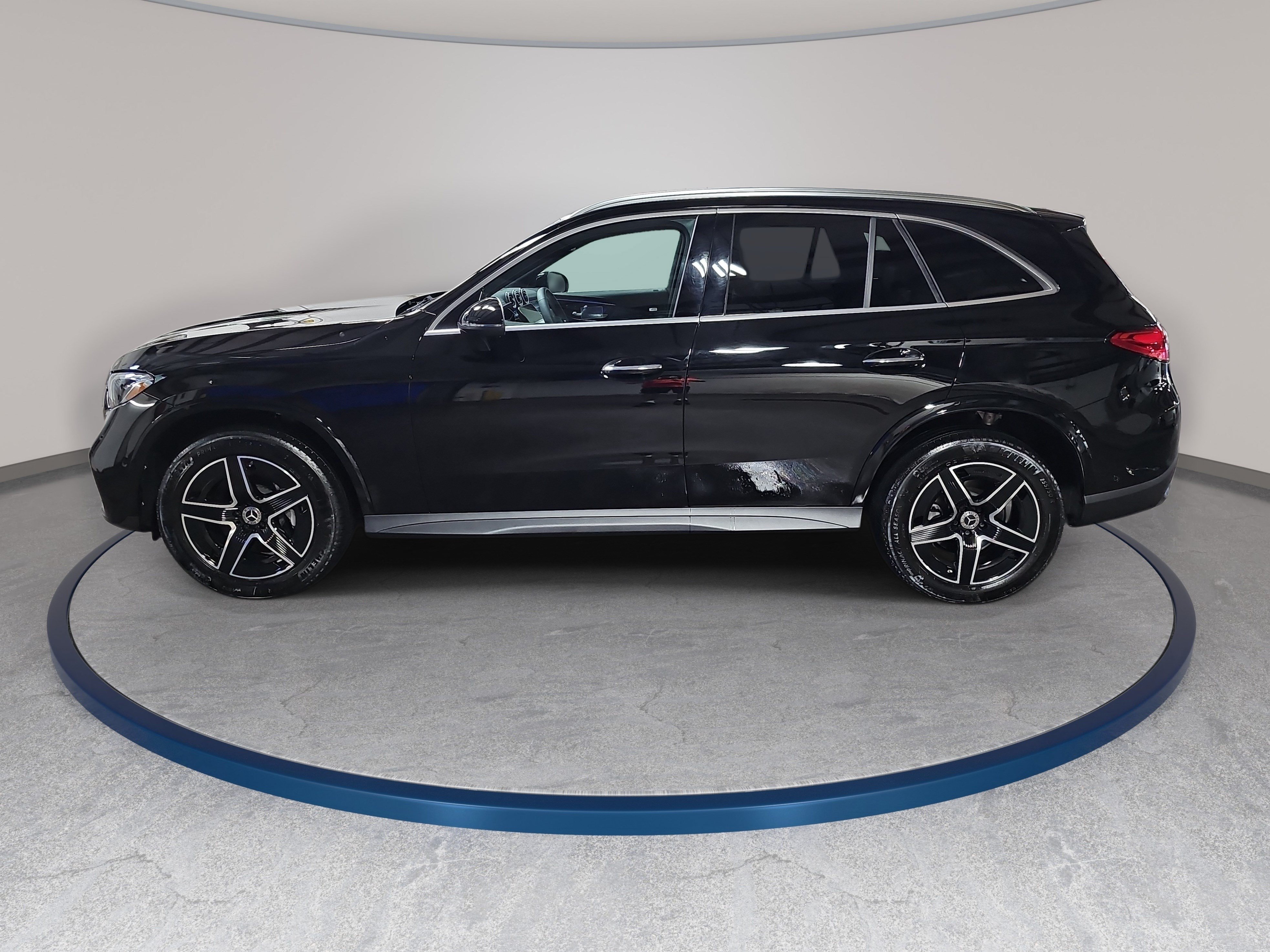 Used 2026 Mercedes-Benz GLC 300 image 9