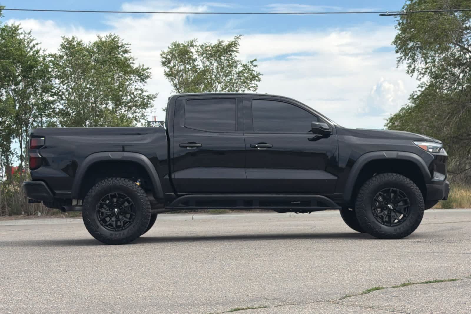 Used 2023 Chevrolet Colorado ZR2 w/ ZR2 Convenience Package III AWD/4WD image 8