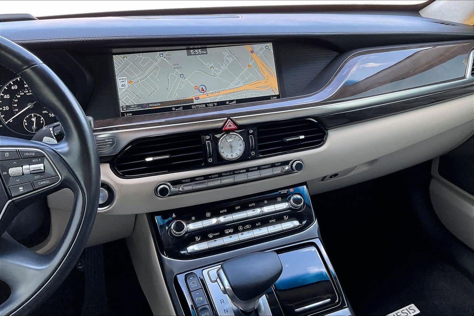 Used 2018 Genesis G90 3.3T Premium RWD image 14