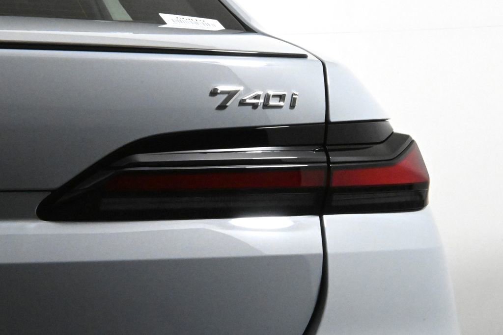 New 2026 BMW 740i xDrive image 13