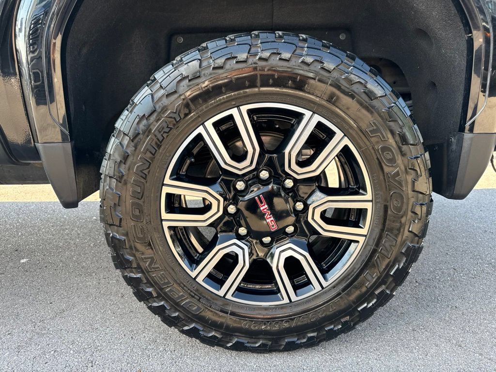 Used 2022 GMC Sierra 2500 AT4 w/ AT4 Premium Plus Package AWD/4WD image 26