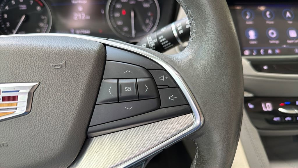 Used 2021 Cadillac XT5 Premium Luxury FWD image 25