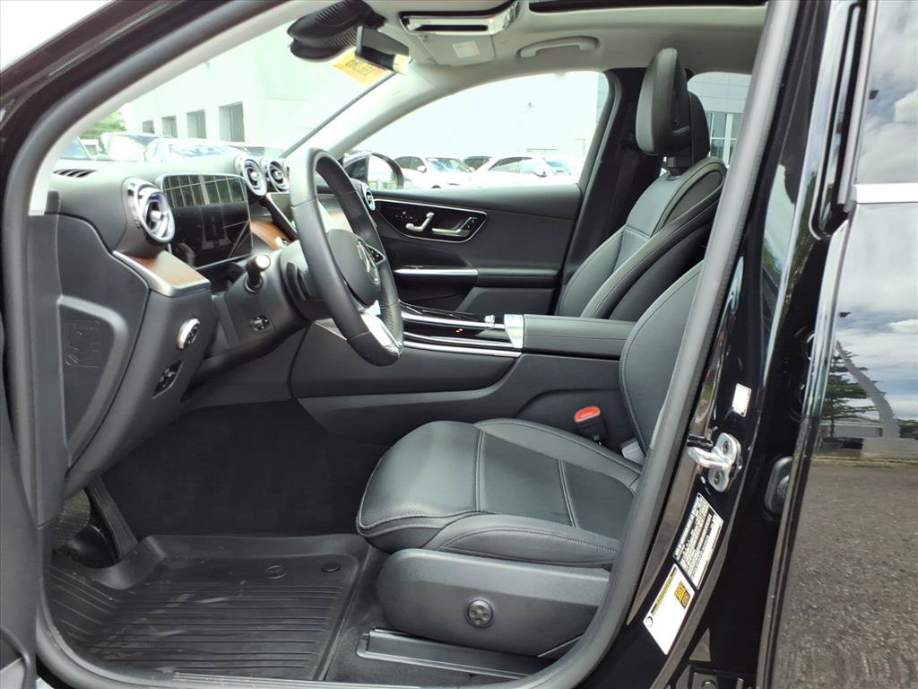 Certified 2025 Mercedes-Benz GLC 300 4MATIC image 11