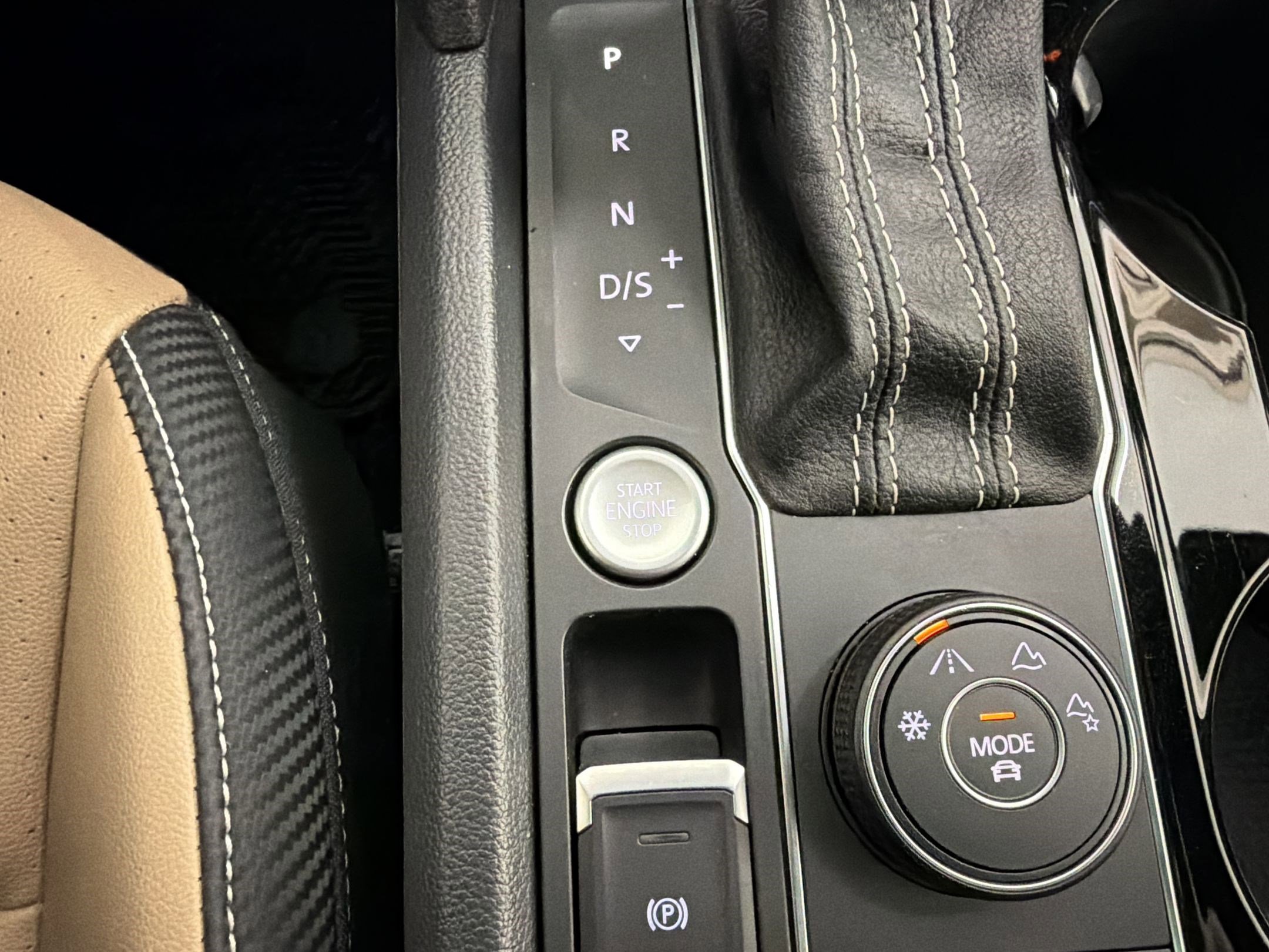 Used 2022 Volkswagen Atlas Cross Sport SEL R-Line image 21