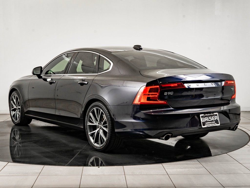 Used 2017 Volvo S90 T5 Momentum w/ Vision Package image 10