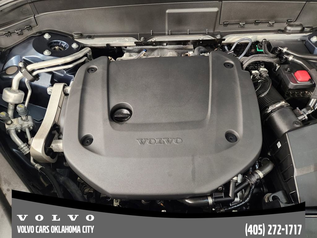 Certified 2025 Volvo XC90 B6 Plus image 33