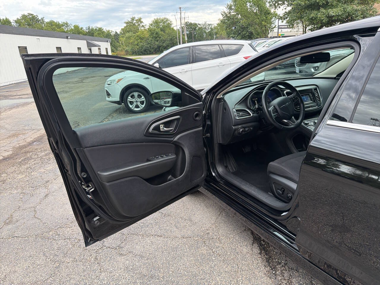 Used 2015 Chrysler 200 Limited w/ Convenience Group FWD image 22