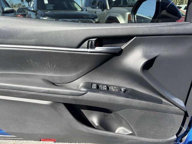 Used 2020 Toyota Camry LE image 7