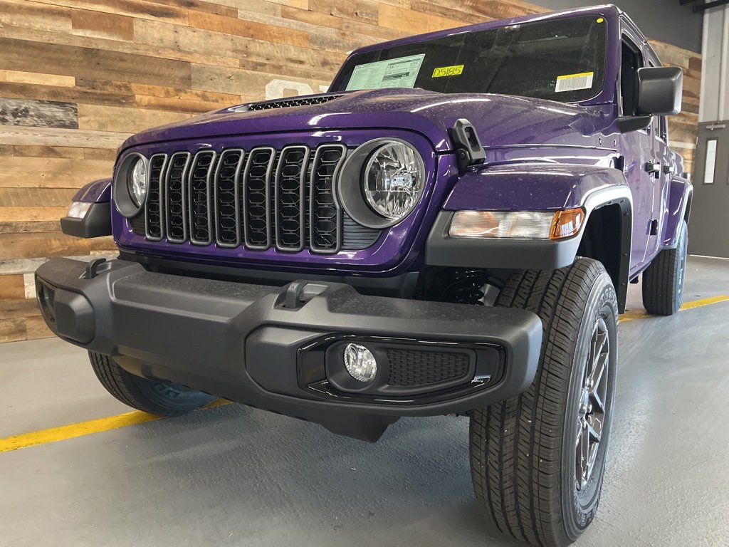 New 2026 Jeep Gladiator Sport image 9