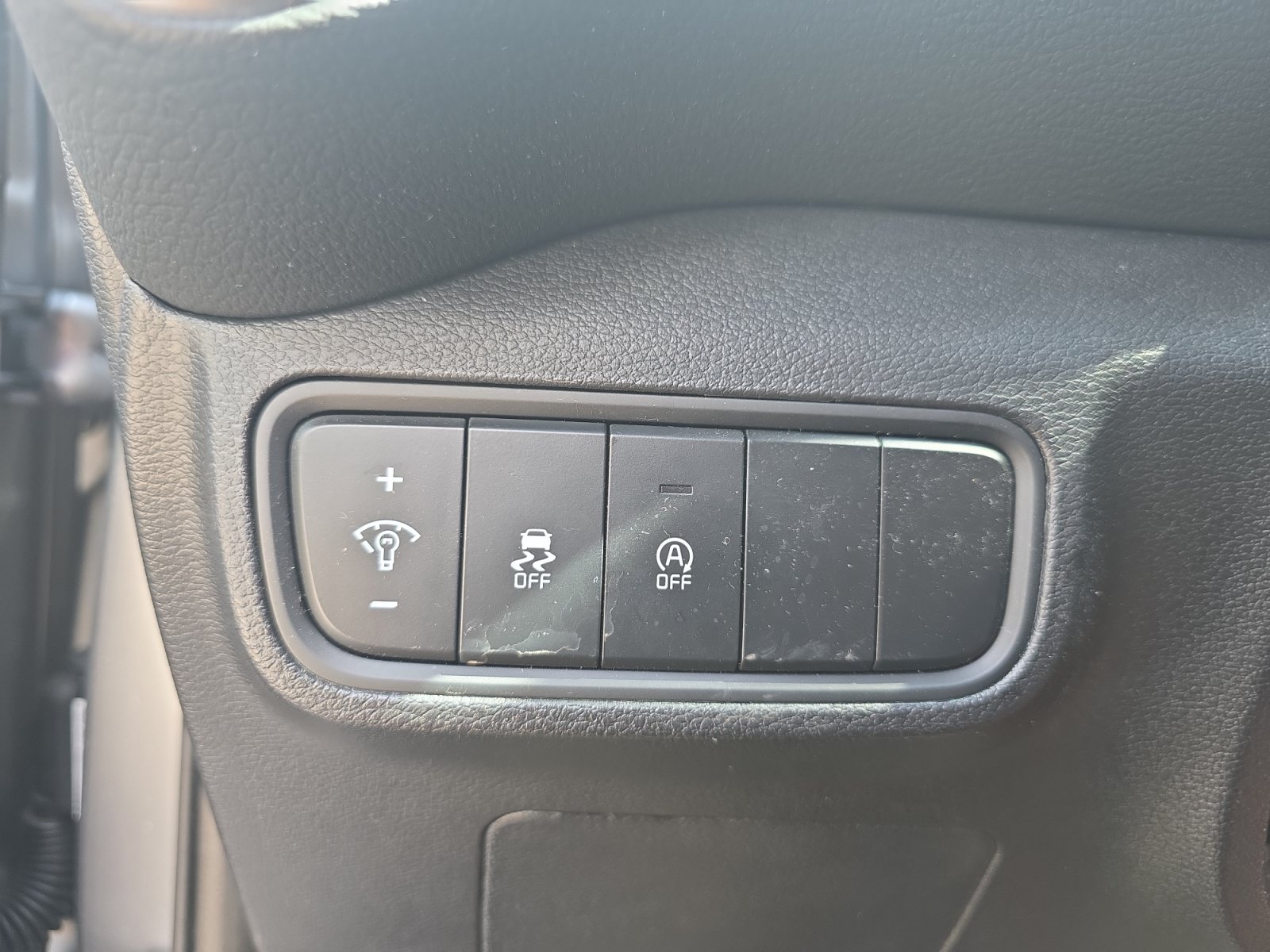 Certified 2025 Kia Soul LX w/ LX Technology Package FWD image 24