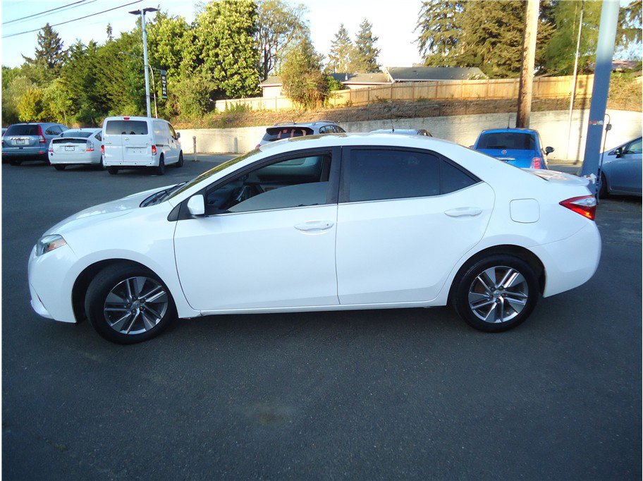 Used 2015 Toyota Corolla LE FWD image 9