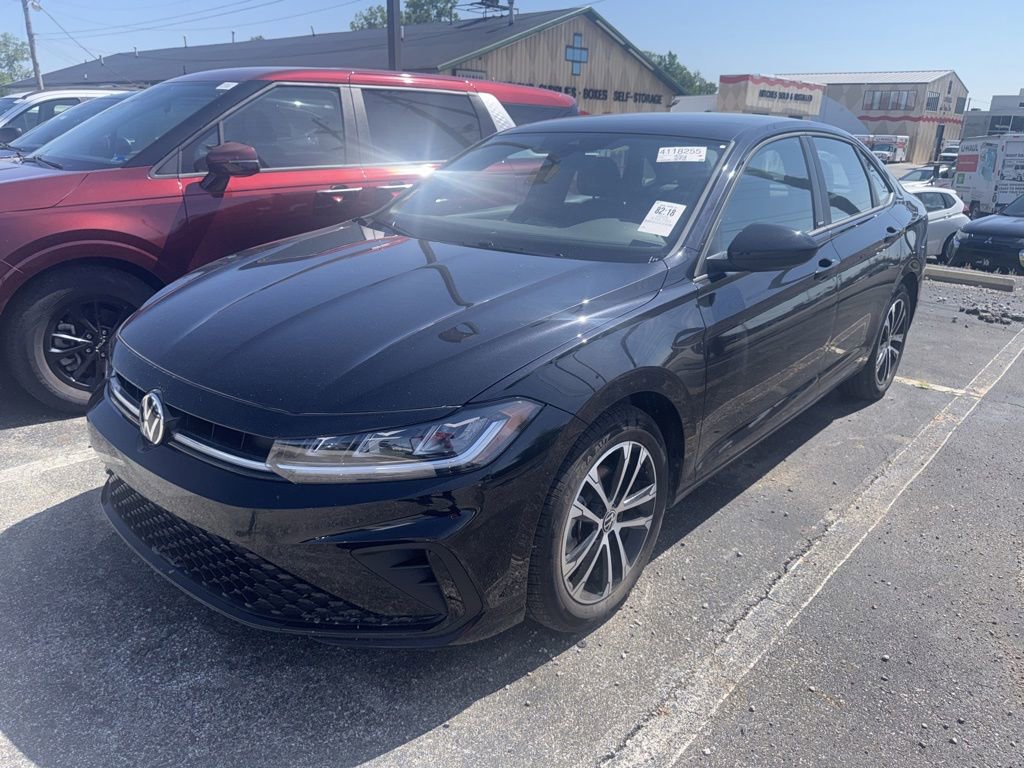 Used 2025 Volkswagen Jetta Sport FWD image 1