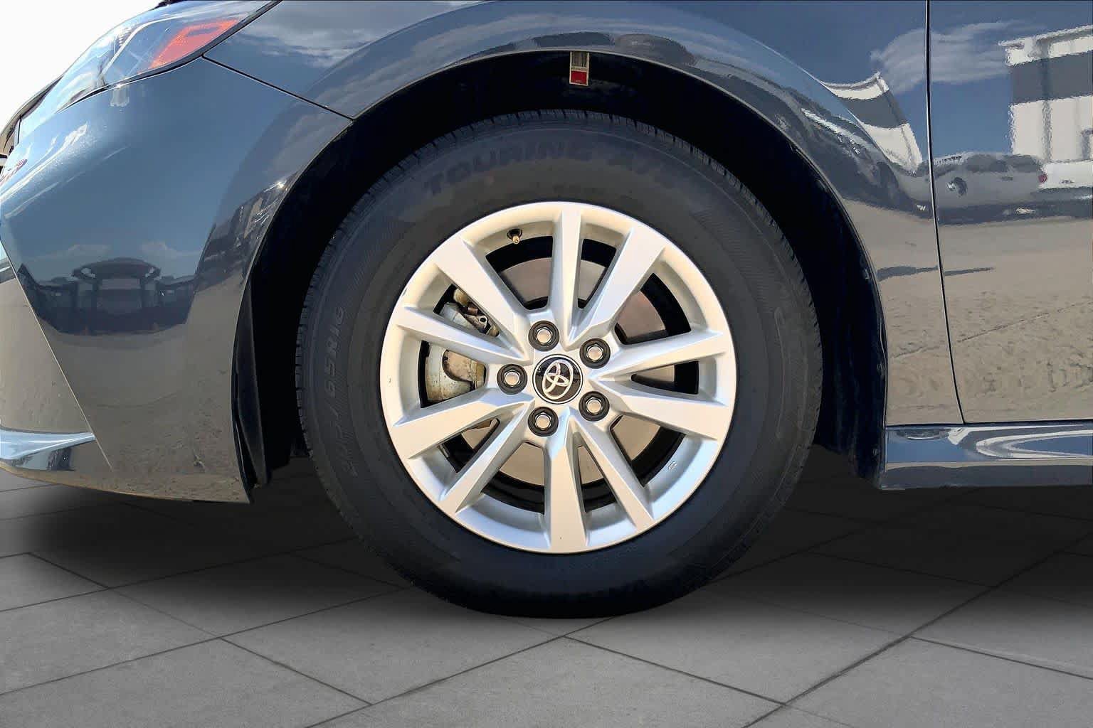 Used 2025 Toyota Camry LE FWD image 11