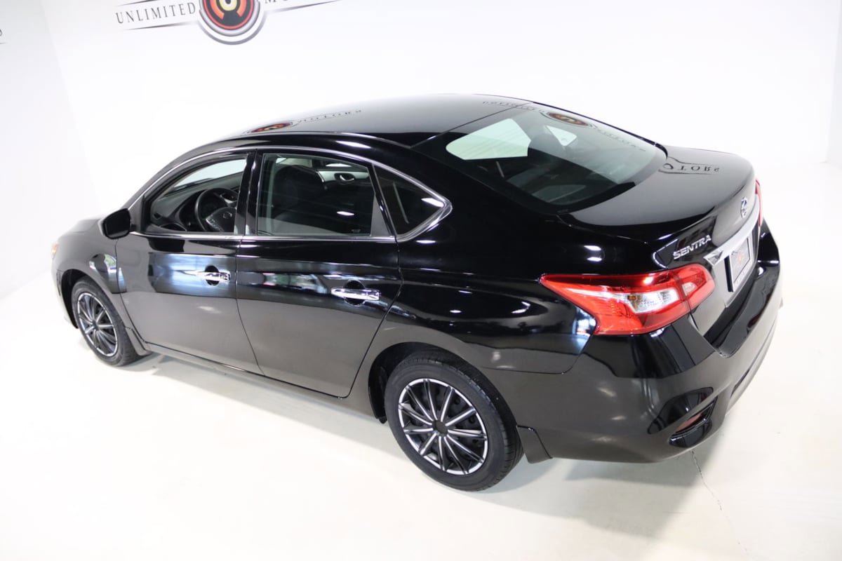 Used 2017 Nissan Sentra S FWD image 11